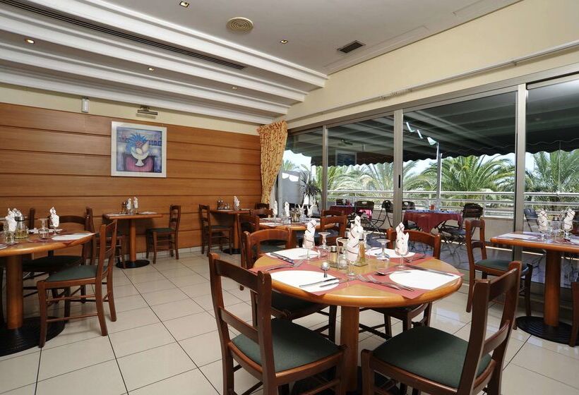 호텔 Travelodge Alicante Puerto