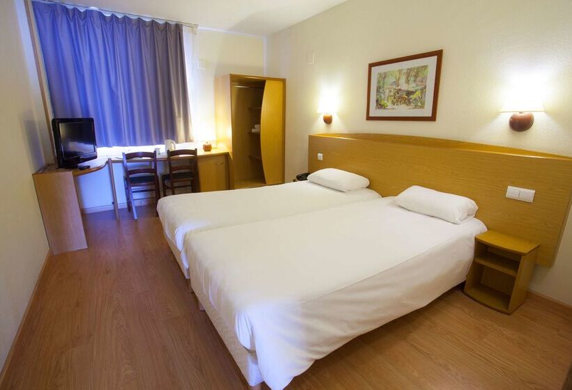 호텔 Travelodge Alicante Puerto