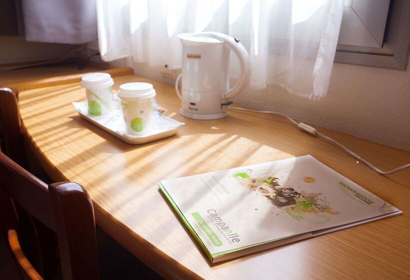 호텔 Travelodge Alicante Puerto