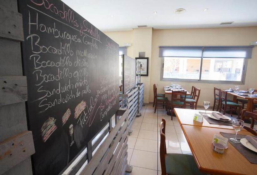 호텔 Travelodge Alicante Puerto