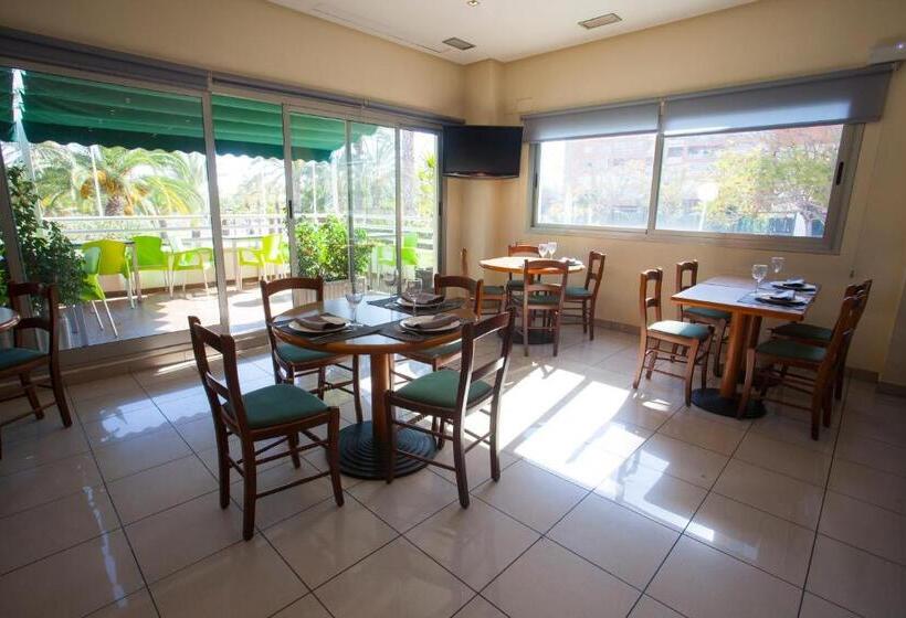 호텔 Travelodge Alicante Puerto