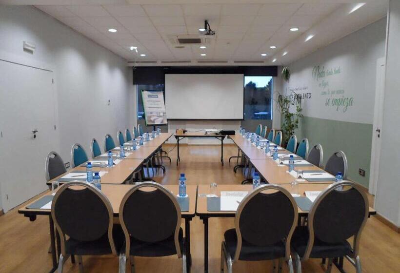 호텔 Travelodge Alicante Puerto