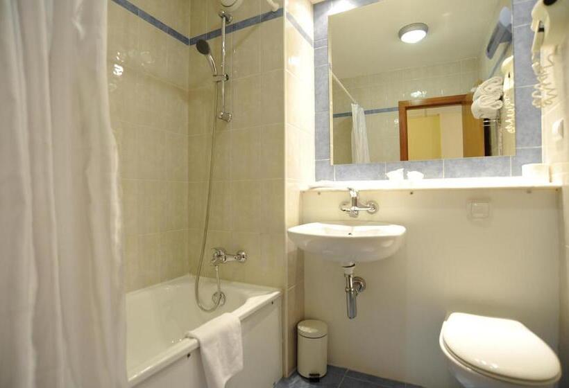 호텔 Travelodge Alicante Puerto