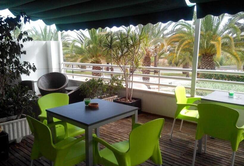 호텔 Travelodge Alicante Puerto