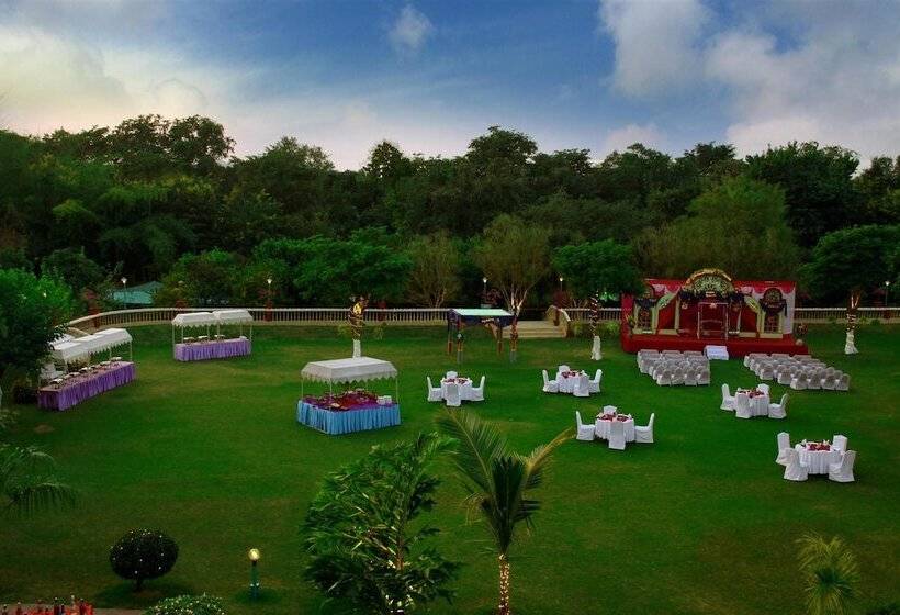 Отель Clarks Khajuraho