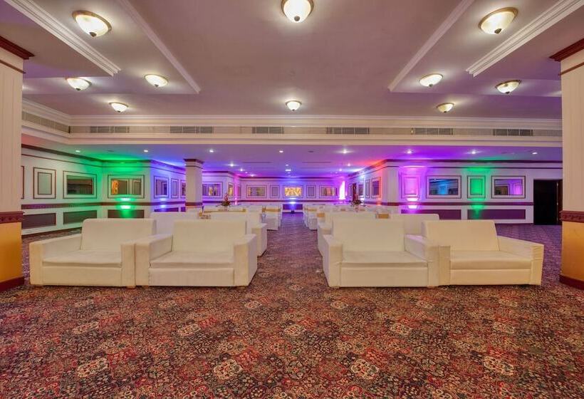 Отель Clarks Khajuraho