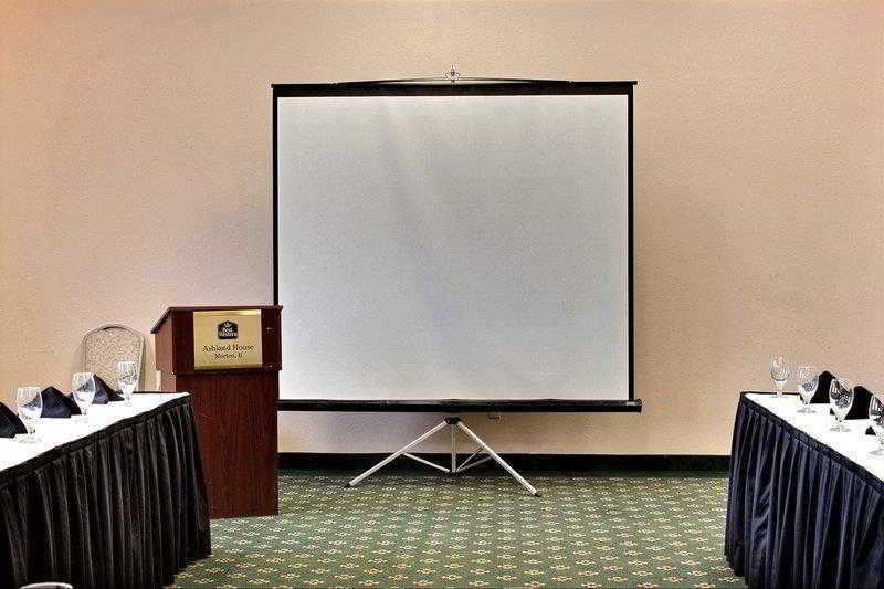 ホテル Comfort Inn & Suites At I 74 And 155