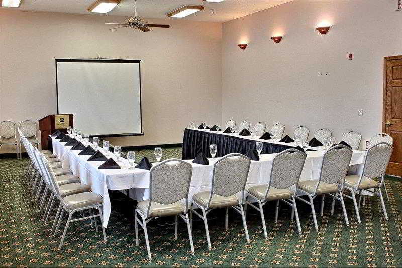 ホテル Comfort Inn & Suites At I 74 And 155