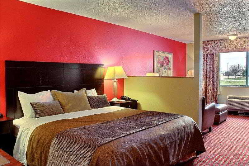 ホテル Comfort Inn & Suites At I 74 And 155