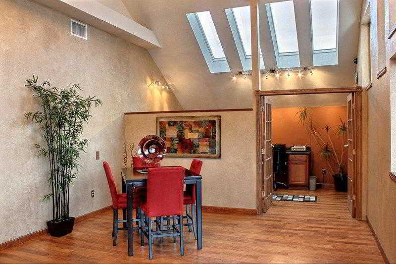 ホテル Comfort Inn & Suites At I 74 And 155