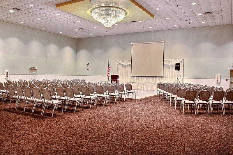 ホテル Comfort Inn & Suites At I 74 And 155