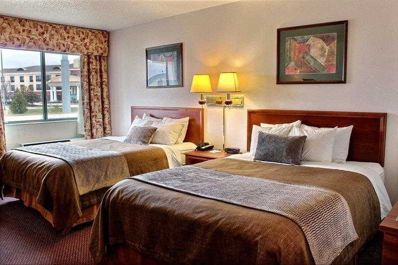 ホテル Comfort Inn & Suites At I 74 And 155