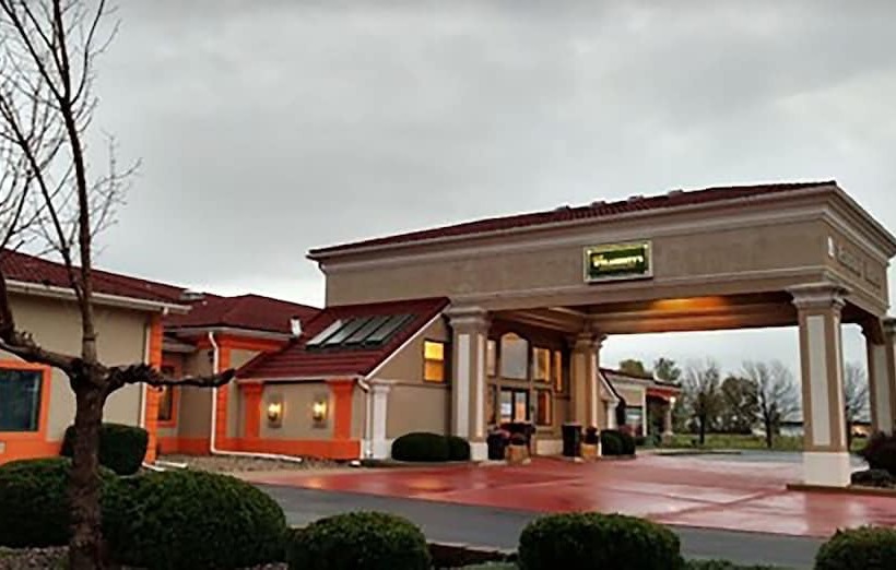 ホテル Comfort Inn & Suites At I 74 And 155