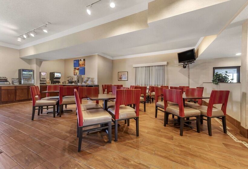 فندق Comfort Inn & Suites Streetsboro  Kent