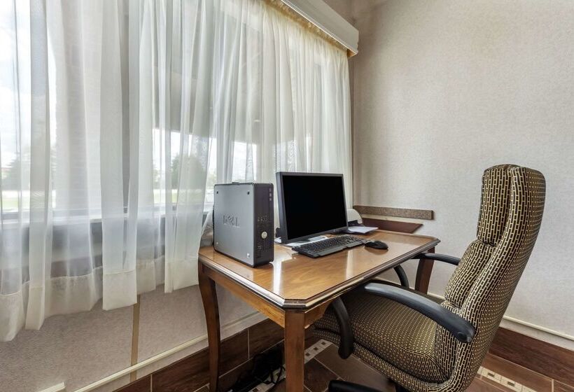 فندق Comfort Inn & Suites Streetsboro  Kent