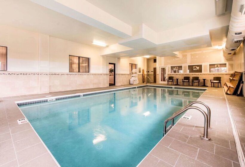 فندق Comfort Inn & Suites Streetsboro  Kent