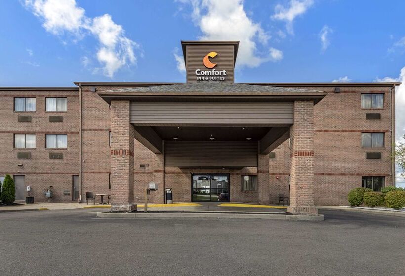 فندق Comfort Inn & Suites Streetsboro  Kent