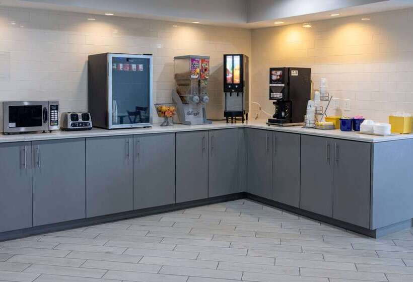 فندق Days Inn By Wyndham Louisburg