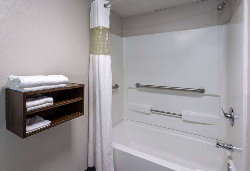 فندق Days Inn By Wyndham Louisburg