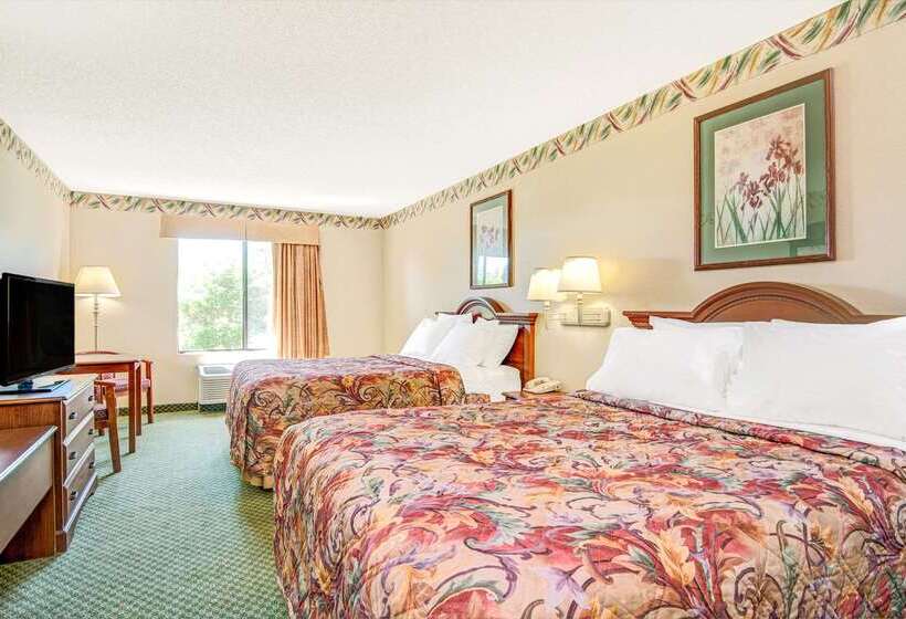 فندق Days Inn By Wyndham Louisburg