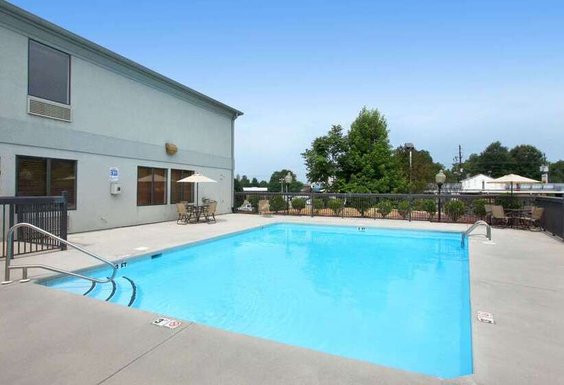 فندق Days Inn By Wyndham Louisburg