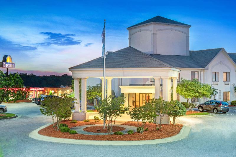 فندق Days Inn By Wyndham Louisburg