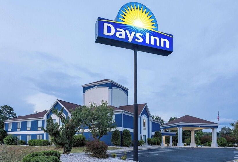 فندق Days Inn By Wyndham Louisburg