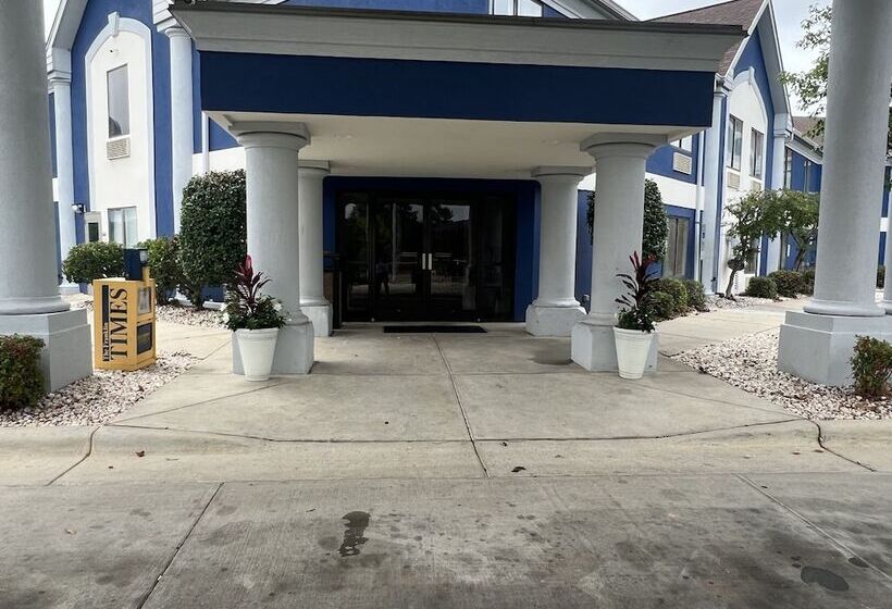 فندق Days Inn By Wyndham Louisburg