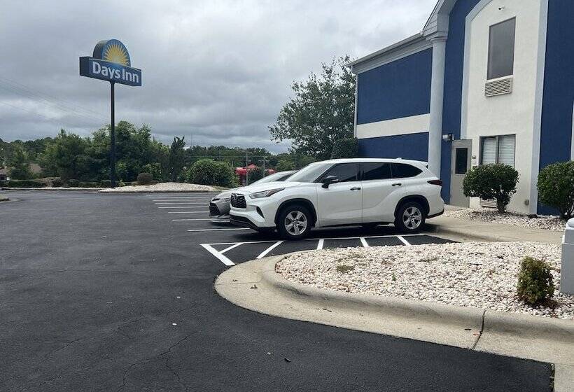 فندق Days Inn By Wyndham Louisburg