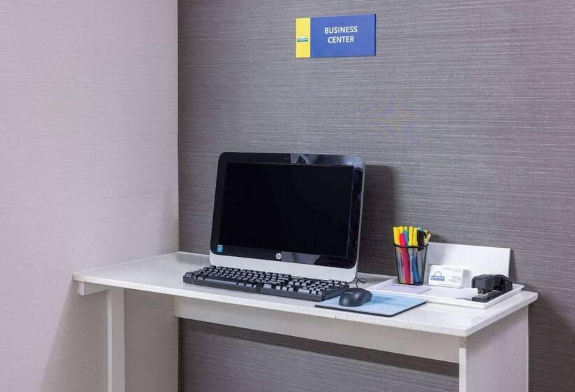 فندق Days Inn By Wyndham Louisburg