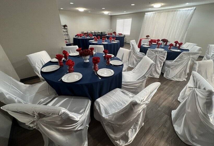 فندق Days Inn By Wyndham Louisburg