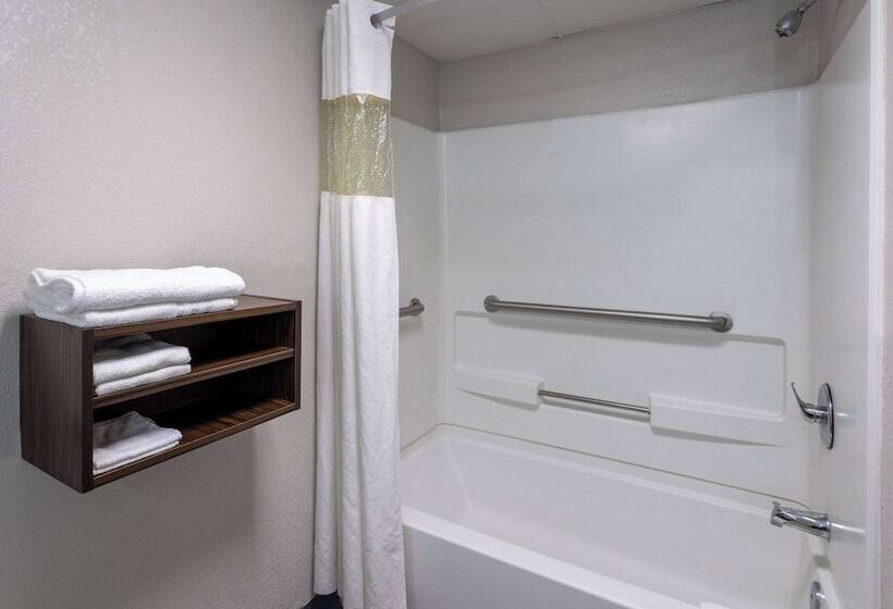 فندق Days Inn By Wyndham Louisburg