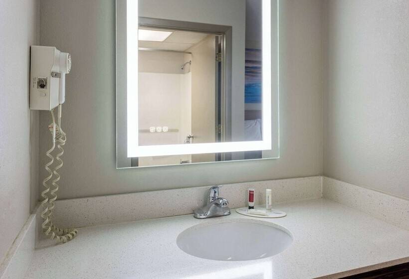 فندق Days Inn By Wyndham Louisburg