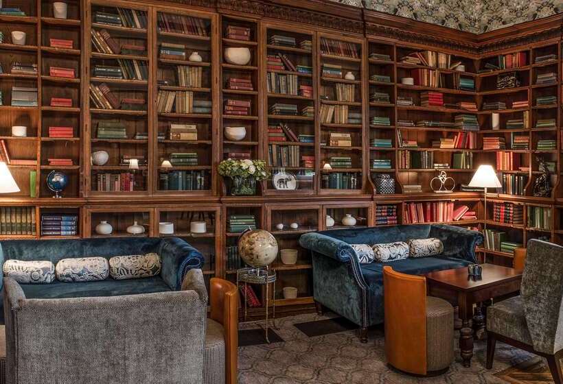 בית מלון כפרי De Vere Tortworth Court