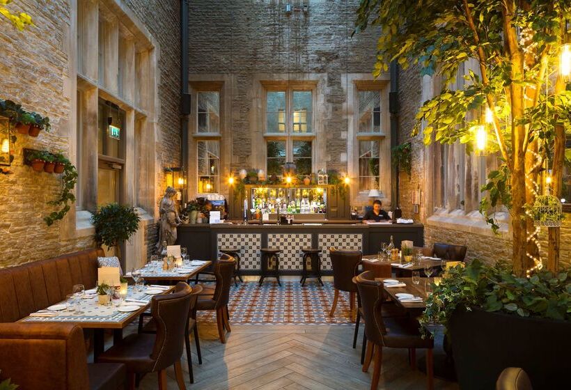 فندق De Vere Tortworth Court