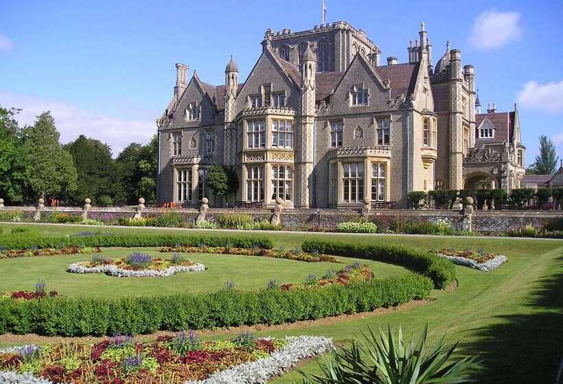 בית מלון כפרי De Vere Tortworth Court