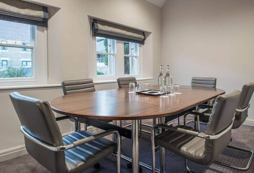 בית מלון כפרי De Vere Tortworth Court