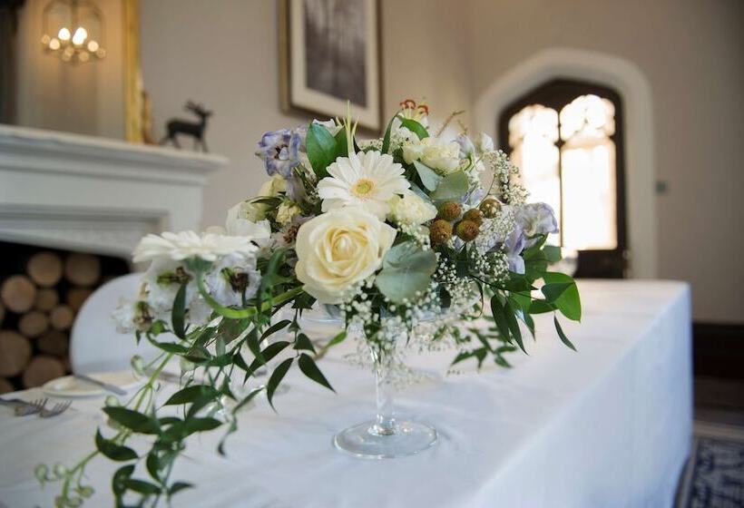 فندق De Vere Tortworth Court