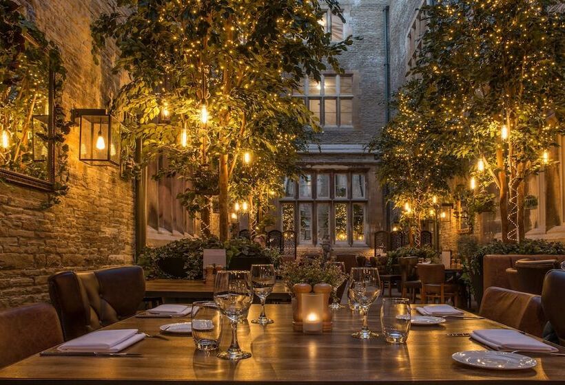 فندق De Vere Tortworth Court