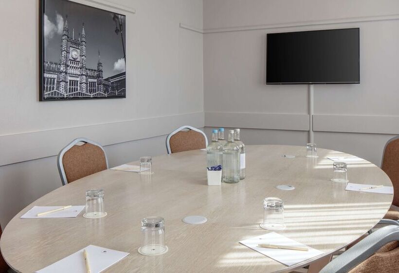 فندق Doubletree By Hilton Bristol