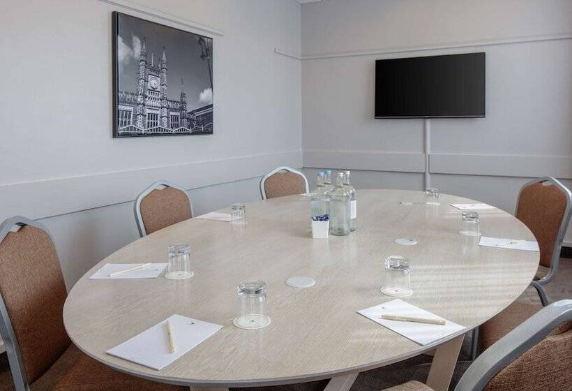 فندق Doubletree By Hilton Bristol