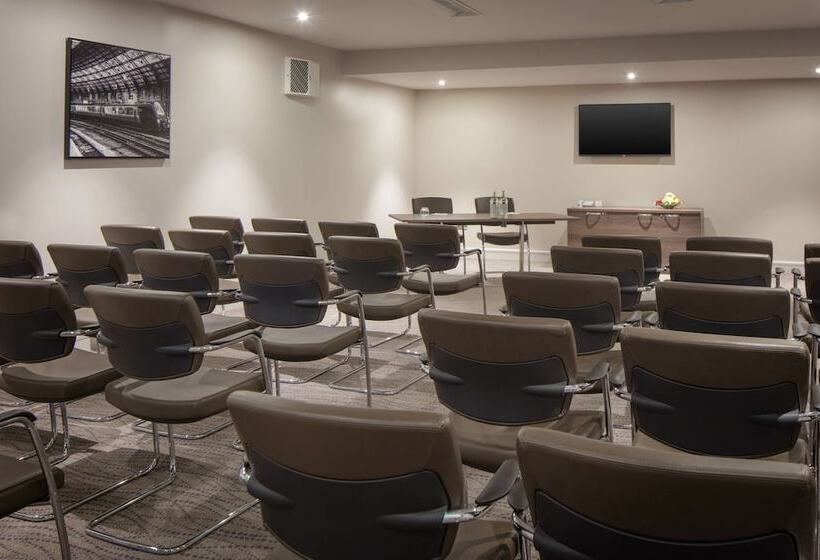 فندق Doubletree By Hilton Bristol