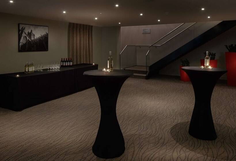 فندق Doubletree By Hilton Bristol