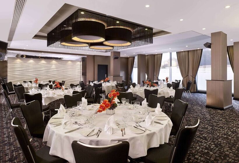 Doubletree By Hilton Hotel Woking