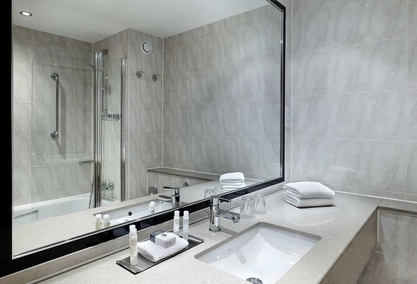 Doubletree By Hilton Hotel Woking