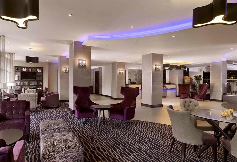 Doubletree By Hilton Hotel Woking