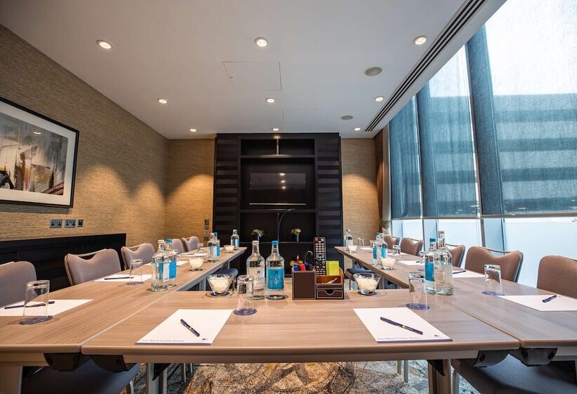 Doubletree By Hilton Hotel Woking