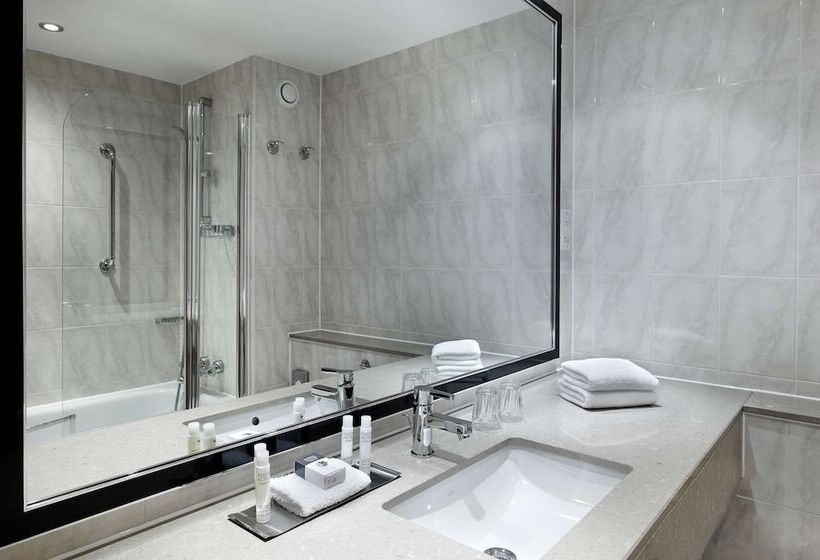 Doubletree By Hilton Hotel Woking