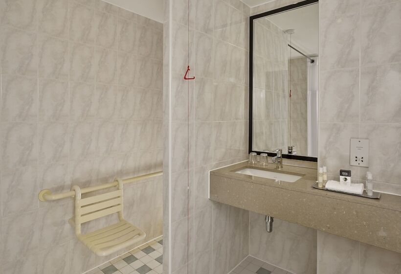 Doubletree By Hilton Hotel Woking