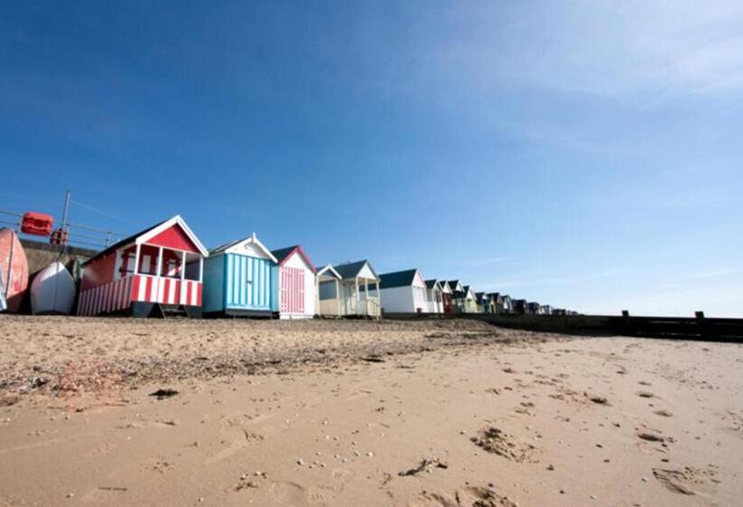 Отель Esplanade